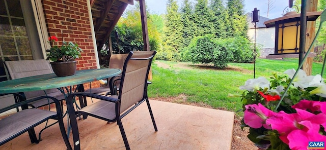 2 Forest Ct, Zion Crossroads, VA 22942 - view of patio with outdoor dining space