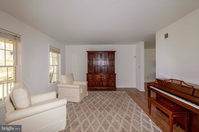 11523 Red Rock Ln, Bumpass, VA 23024 - living area featuring light wood finished floors