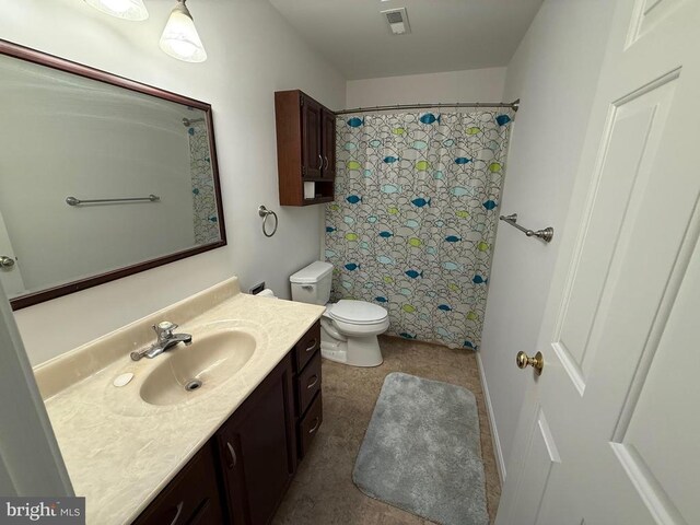 11523 Red Rock Ln, Bumpass, VA 23024 - full bath featuring vanity and a shower with curtain