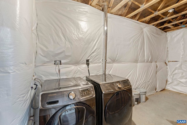 laundry area featuring washer and clothes dryer