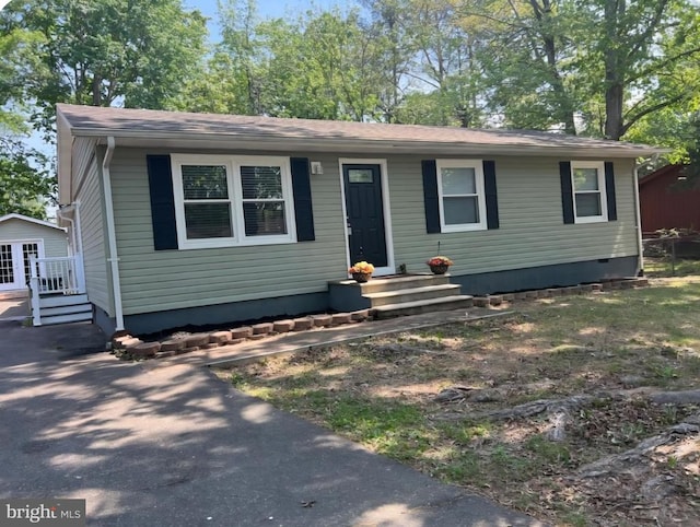 5507 Peters Ln, Fredericksburg, VA 22407 - view of front of property with a shingled roof