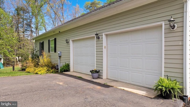 279 Carriage Ln, Madison, VA 22727 - garage with driveway