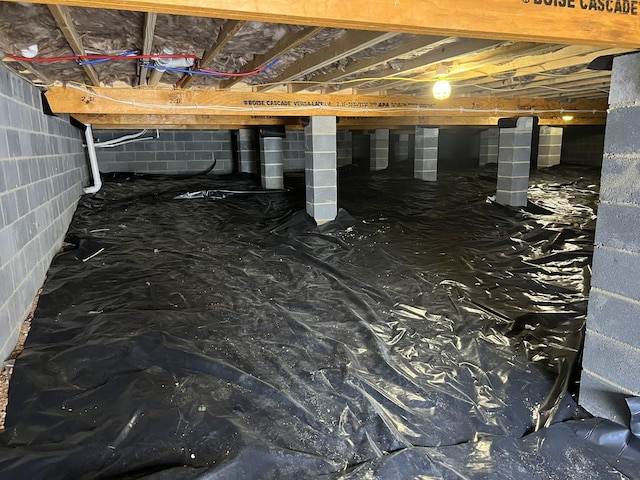 79 Meriwether Cir, Stuarts Draft, VA 24477 - view of inside crawl space