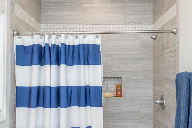 123 Beauregard Dr, Staunton, VA 24401 - full bathroom with a tile shower