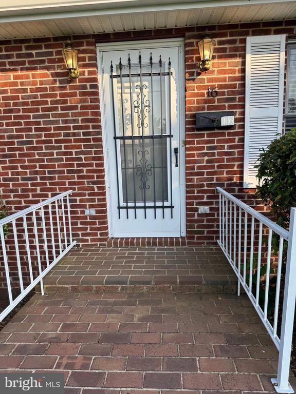 16 Park Ave, Luray, VA 22835 - property entrance with brick siding