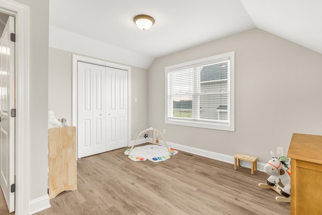 141 Tomasville Dr, Waynesboro, VA 22980 - playroom featuring vaulted ceiling, light wood-style flooring, and baseboards