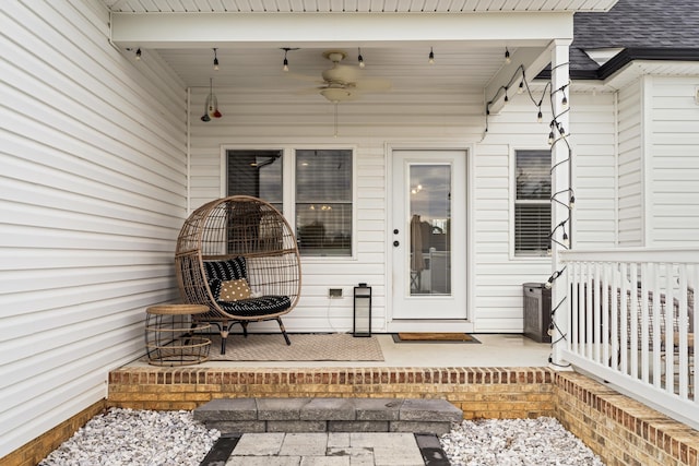 141 Tomasville Dr, Waynesboro, VA 22980 - entrance to property featuring covered porch, roof with shingles, and ceiling fan