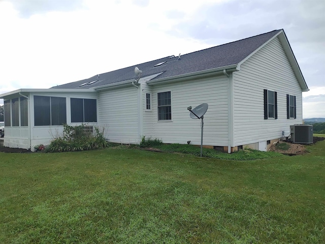 112 Guernsey Ln, Staunton, VA 24401 - view of home's exterior featuring a sunroom and a yard