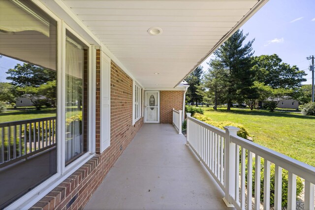 192 Sandy Ridge Rd, Waynesboro, VA 22801 - porch featuring a yard