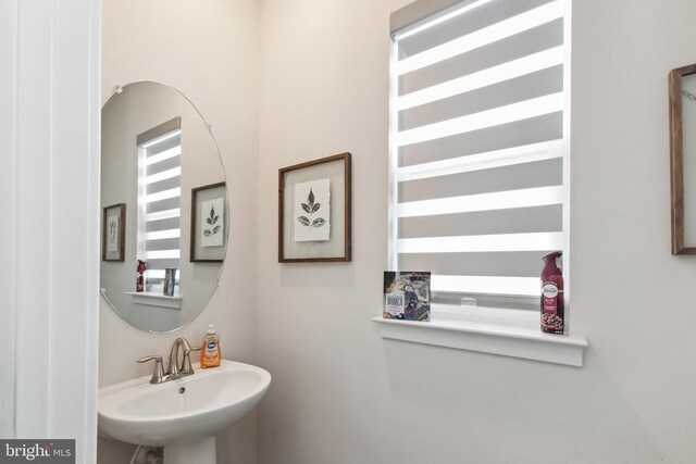 2089 Whithorn Hl, Jeffersonton, VA 22724 - bathroom featuring a sink