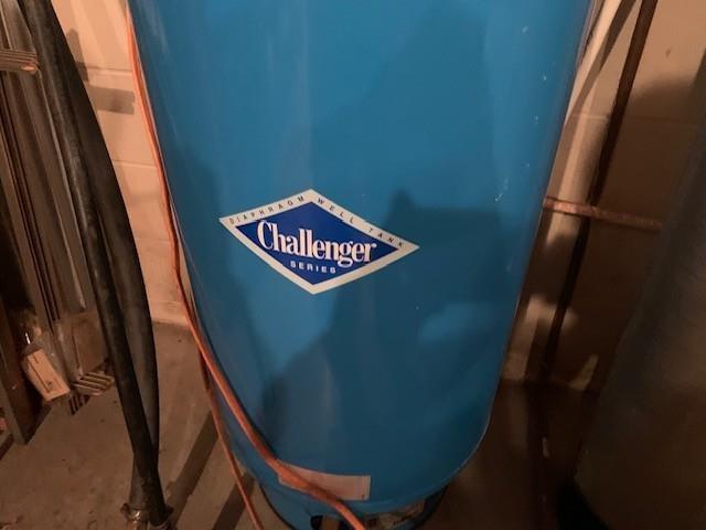 625 Hummingbird Ln, Monterey, VA 24465 - detailed view of a water pressure tank