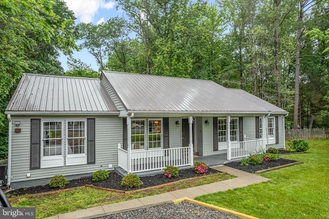 11600 Saddleback Dr, Fredericksburg, VA 22407 - single story home with a porch and metal roof
