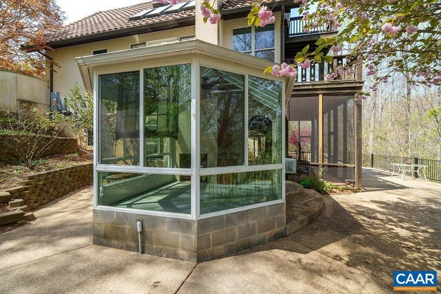 7035 Blackwells Hollow Rd, Crozet, VA 22932 - view of outdoor structure featuring a sunroom