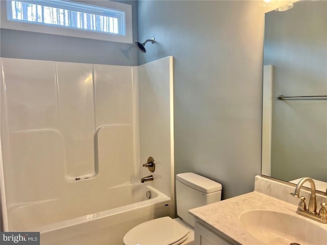 310 Hunt Hvn, Mineral, VA 23117 - bathroom featuring vanity, toilet, and shower / bathtub combination