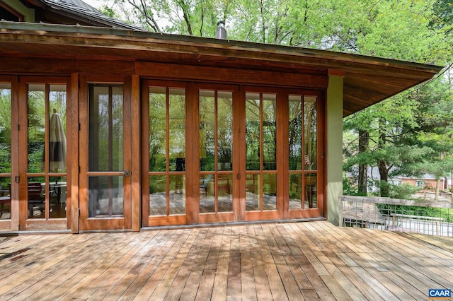 1112 Park St, Charlottesville, VA 22901 - view of wooden deck