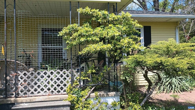 983 Williamstown Rd, Shipman, VA 22971 - view of side of property with fence