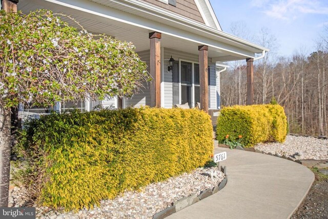5761 Agecroft Rd, Spotsylvania, VA 22551 - entrance to property featuring covered porch