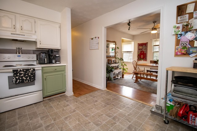 kitchen featuring ceiling fan, light hardwood / wood-style floors, green cabinetry, white cabinets, and white electric stove