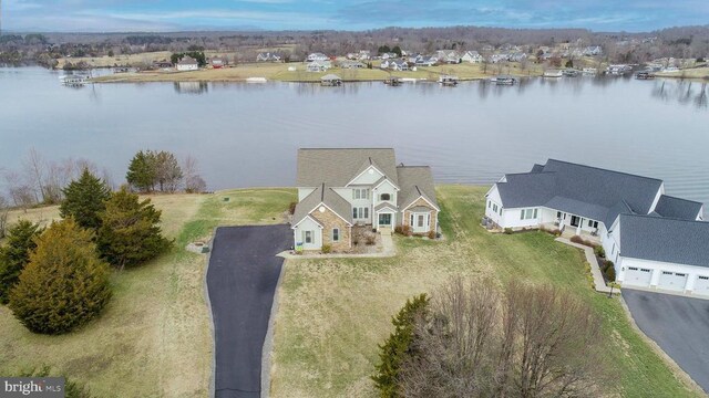 front of property with a front yard