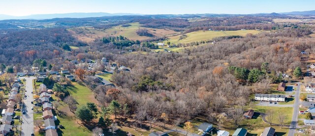 Listing photo 2 for 2409 Bare St, Staunton VA 24401