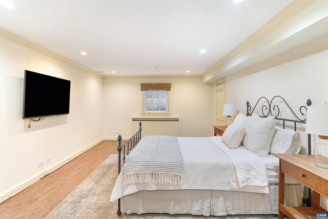 bedroom featuring recessed lighting, baseboards, and crown molding