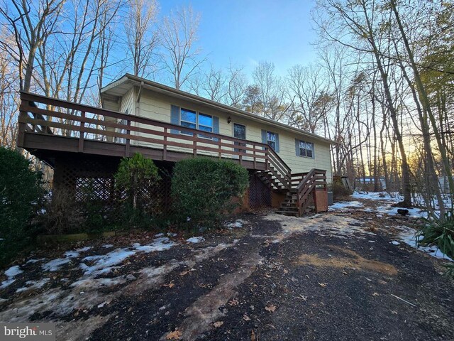 view of front of home featuring a deck