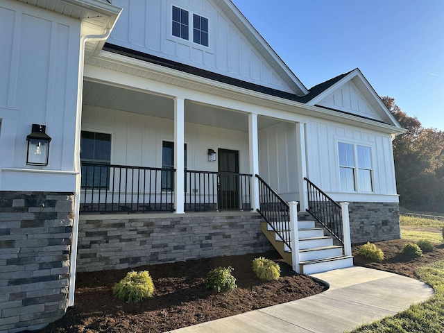 view of front of house with a porch