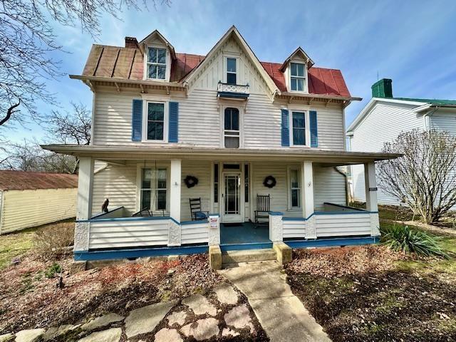 view of front facade with a porch