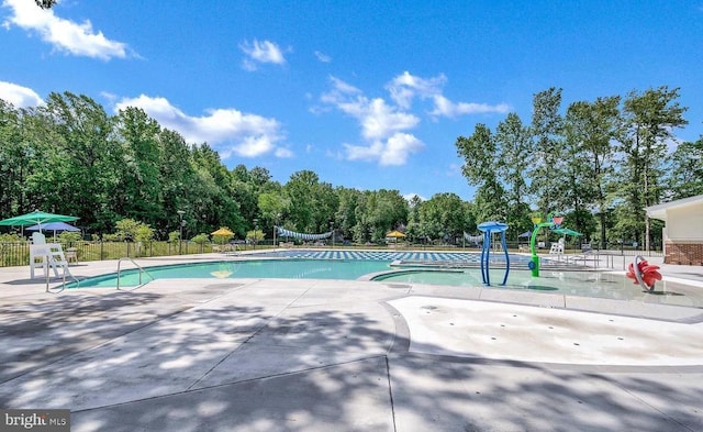 view of swimming pool