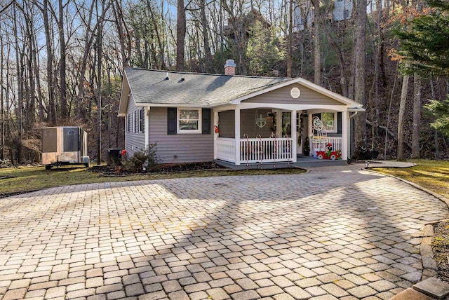 view of front of property with covered porch