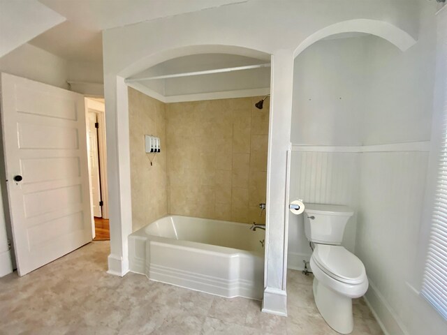 full bath with toilet and shower / bathtub combination