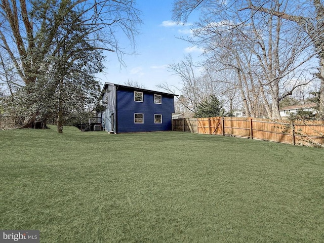 view of yard featuring fence