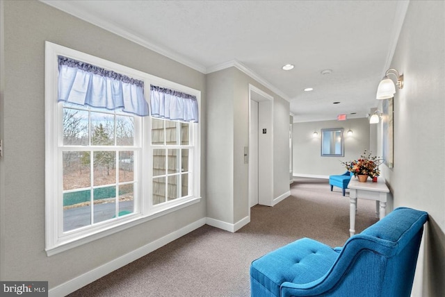living area featuring baseboards, recessed lighting, carpet, and crown molding