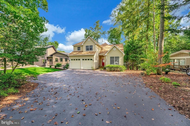 view of front of house with driveway