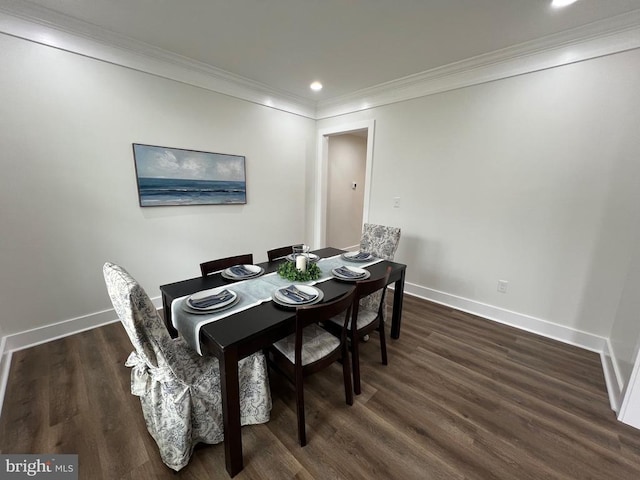 dining area with crown molding, recessed lighting, wood finished floors, and baseboards