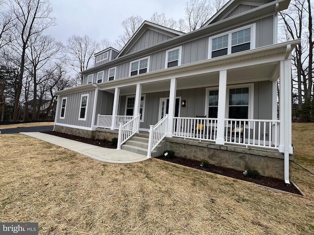 view of front of home featuring a porch