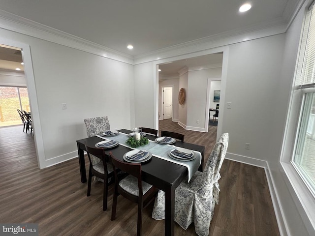 dining area featuring recessed lighting, dark wood-type flooring, and baseboards