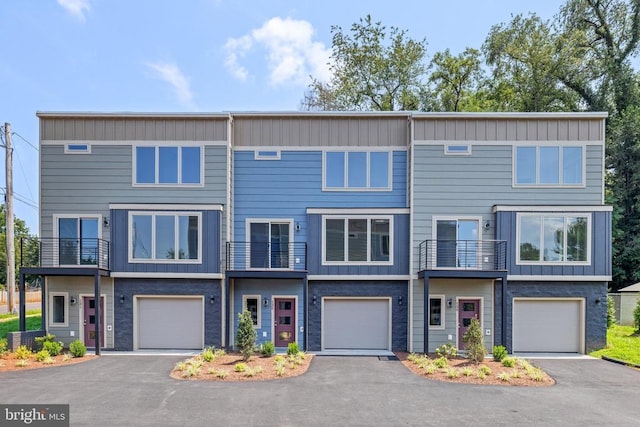 view of townhome / multi-family property