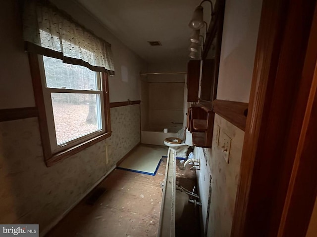 bathroom featuring shower / bathing tub combination