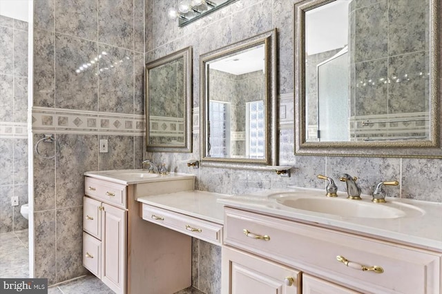full bathroom featuring vanity