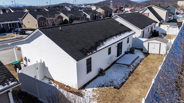 drone / aerial view with a residential view