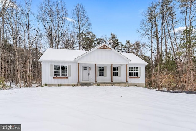 view of front of house featuring covered porch