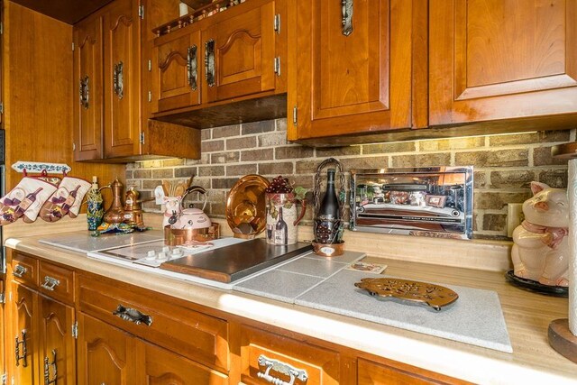 kitchen with backsplash