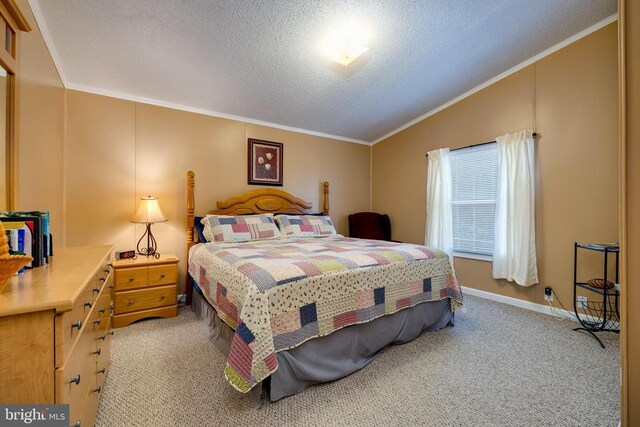 living room featuring a ceiling fan, baseboards, ornamental molding, and wood finished floors