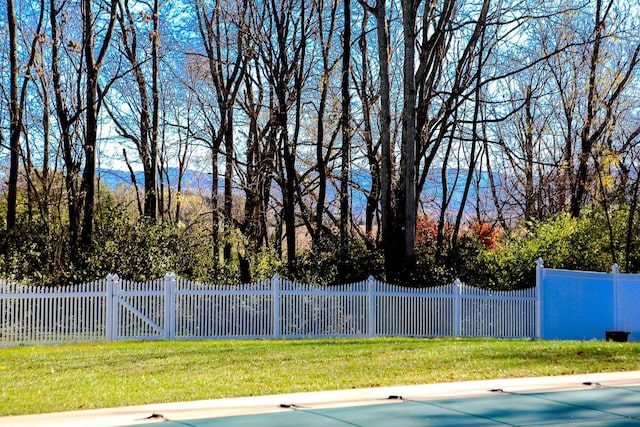 exterior space featuring fence