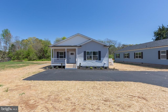view of front of house featuring a porch