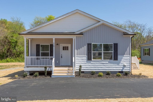 bungalow with covered porch and crawl space