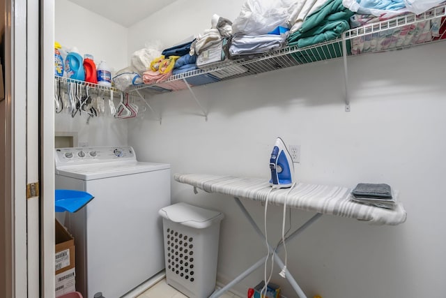 laundry room with washer / clothes dryer