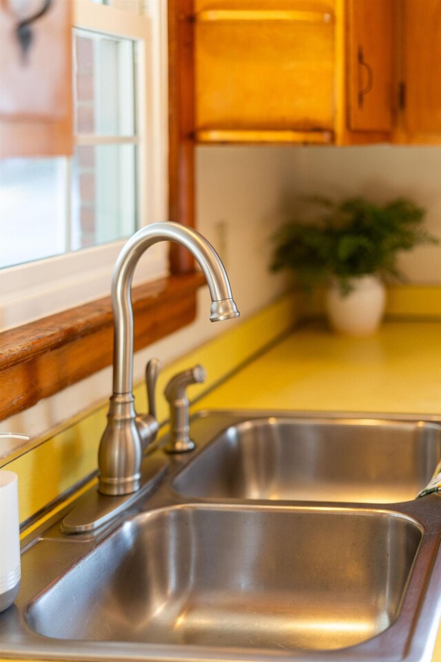 room details featuring sink