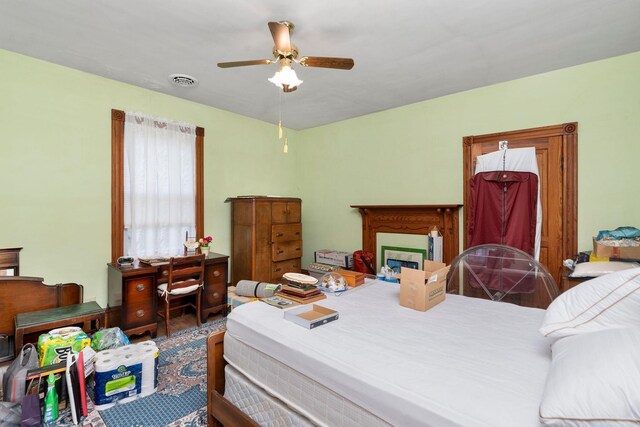 bedroom featuring ceiling fan